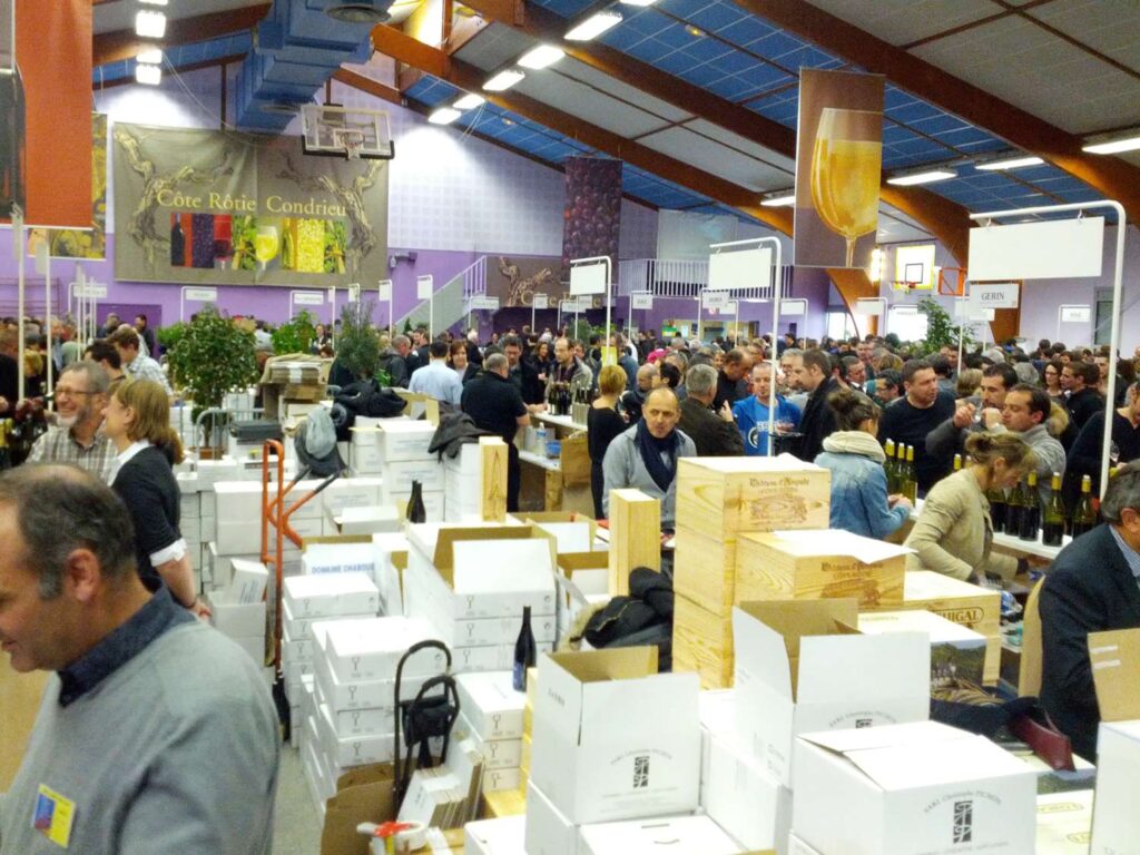 Winemakers sell during the Marche